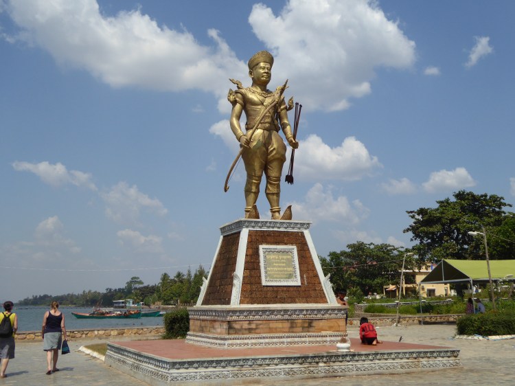 Always a statue to photograph